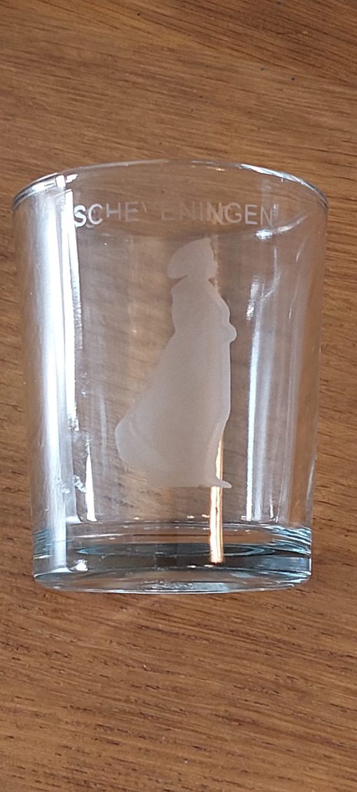 borrelglas Scheveningen vrouwtje + wapen / logo - Uw Winkeltje